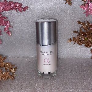 Dior Capture Totale Le Serum in Silver and White